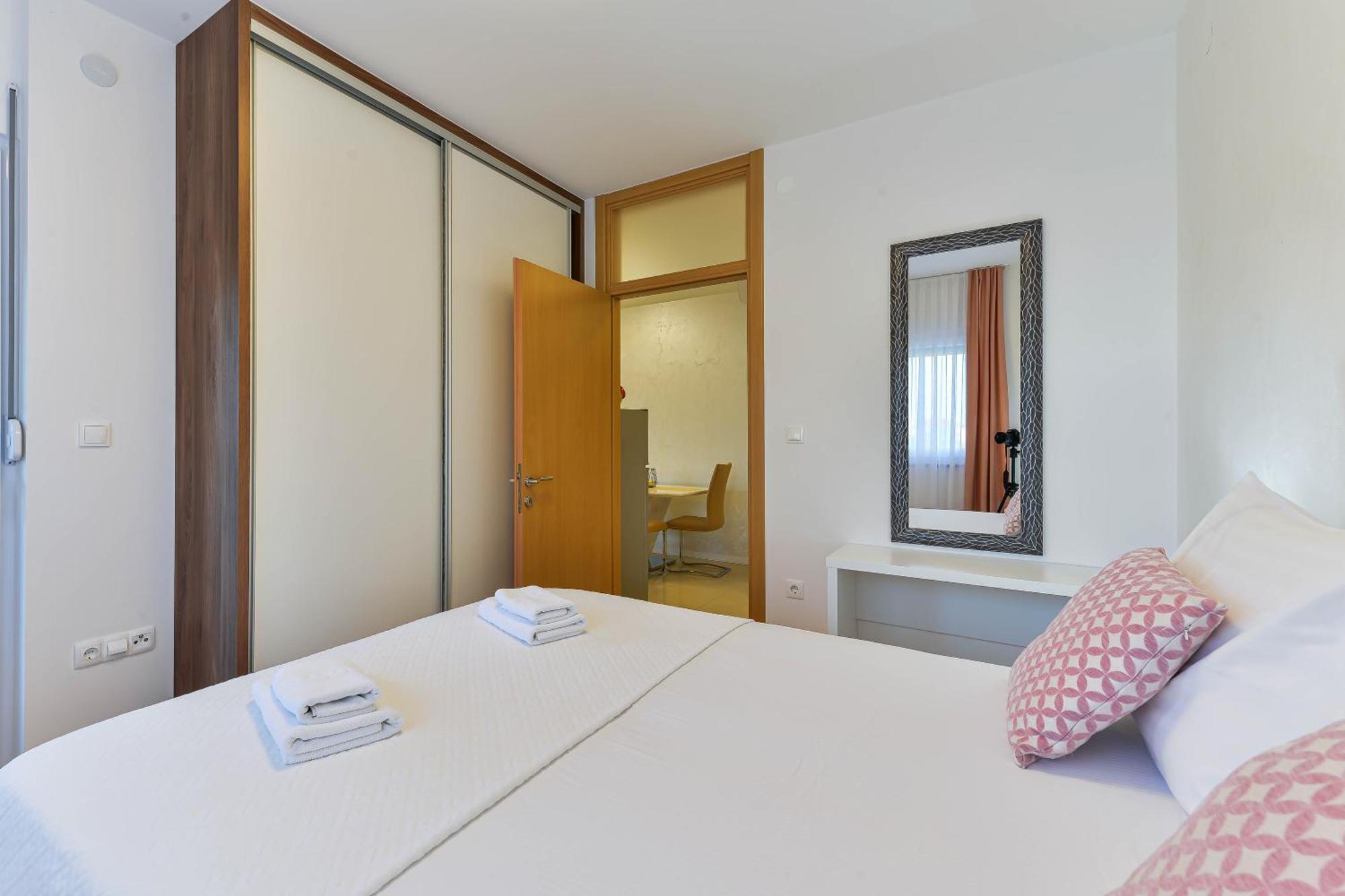 Apartments Laura 1 Privlaka  Bagian luar foto