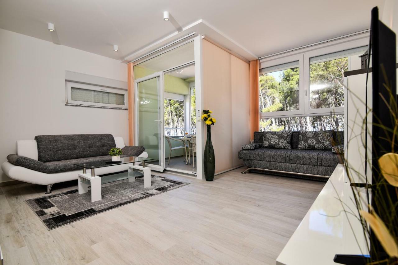 Apartments Laura 1 Privlaka  Bagian luar foto